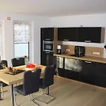 Villa-gutenberg-3-zi-whg-am-kurpark-2-4-pers-terrasse-ruhige-u-zentrale-lage Daire Binz