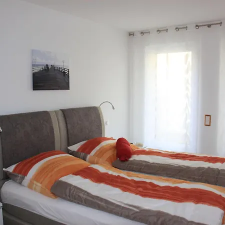 Apartment Villa-gutenberg-3-zi-whg-am-kurpark-2-4-pers-terrasse-ruhige-u-zentrale-lage Binz