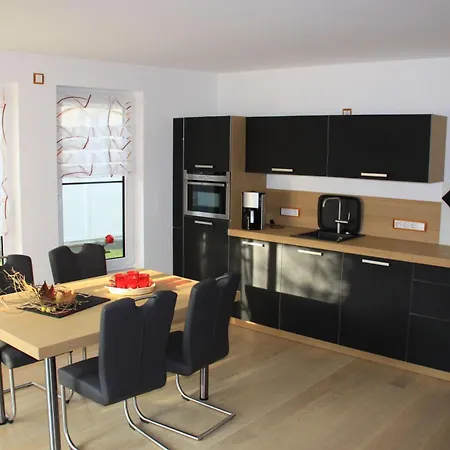 Villa-gutenberg-3-zi-whg-am-kurpark-2-4-pers-terrasse-ruhige-u-zentrale-lage Apartment Binz